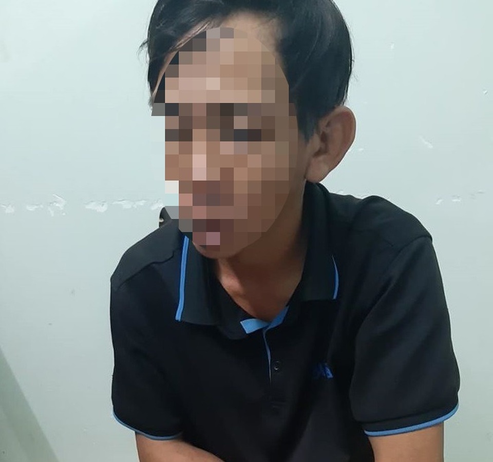 Nhậu xong nổi hứng báo tin giả đã gặp phạm nhân trốn trại Triệu Quân Sự - 1 Nhậu xong nổi hứng báo tin giả đã gặp phạm nhân trốn trại Triệu Quân Sự - 1