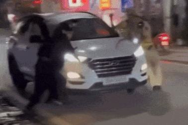 Tài xế ô tô trốn đo nồng độ cồn, tông thẳng vào CSGT