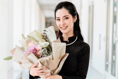 Hoa hậu Nông Thúy Hằng thấy… hụt hẫng khi tốt nghiệp đại học