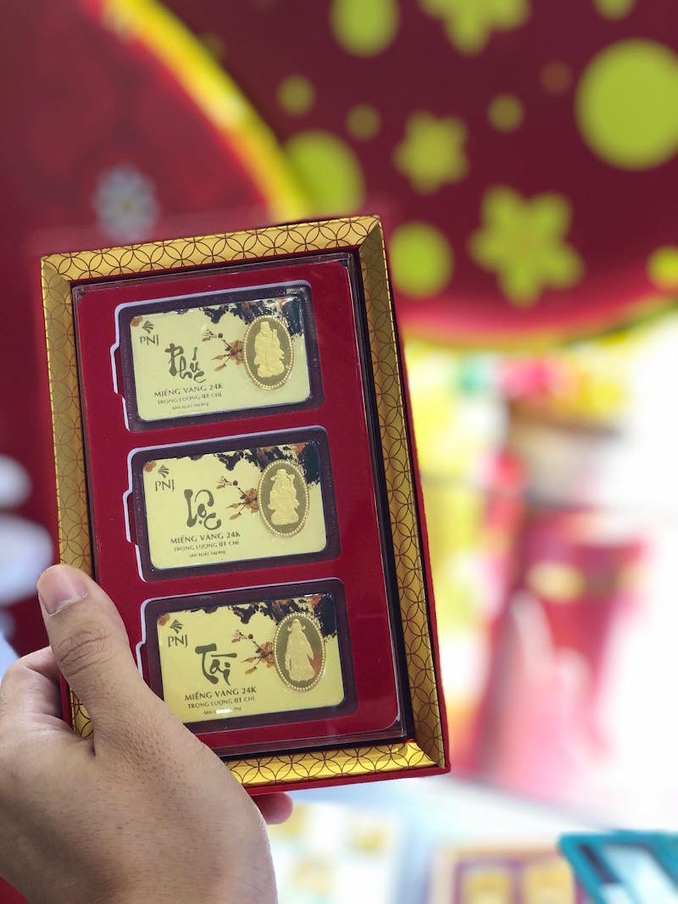 Ngại đông, sợ virus Corona, nhiều người mua vàng vía Thần Tài sớm, chuột vàng... hút khách - 7 Ngại đông, sợ virus Corona, nhiều người mua vàng vía Thần Tài sớm, chuột vàng... hút khách - 7