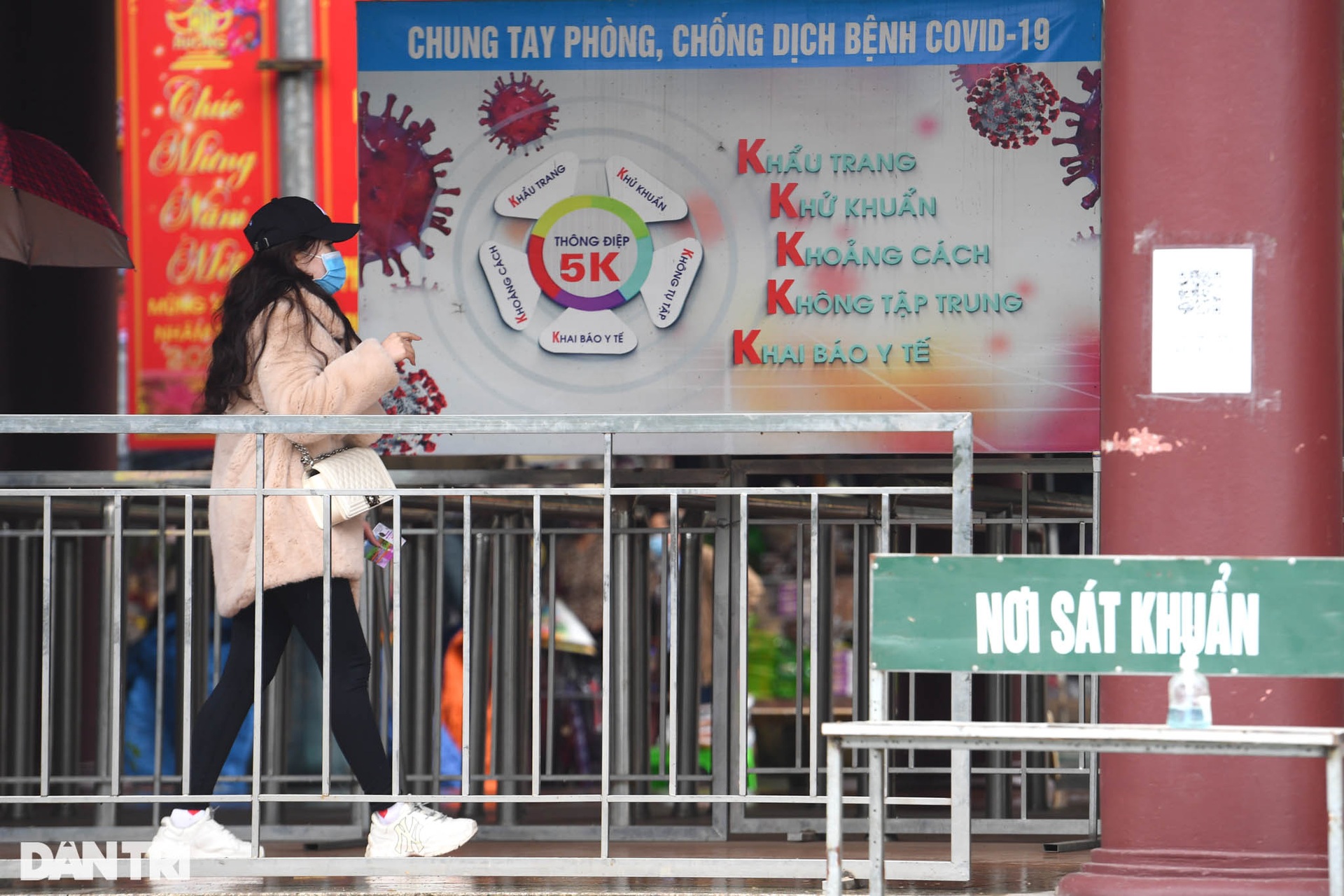 Hàng nghìn du khách trẩy hội chùa Hương trong ngày mở cửa thí điểm - 11 Hàng nghìn du khách trẩy hội chùa Hương trong ngày mở cửa thí điểm - 11