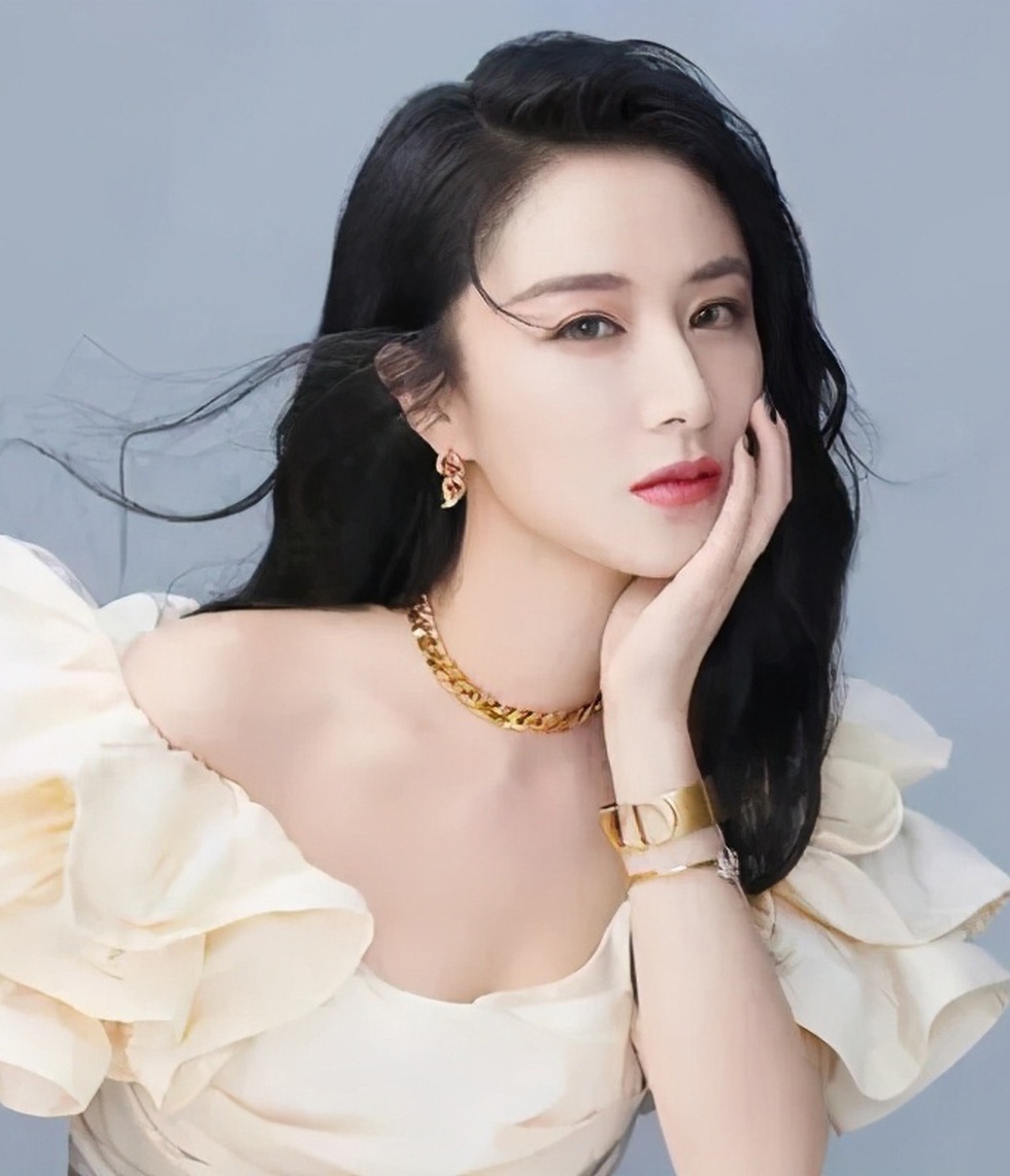 Cuộc sống khắc nghiệt của nữ hoàng livestream bán cả tên lửa - 2 Cuộc sống khắc nghiệt của nữ hoàng livestream bán cả tên lửa - 2