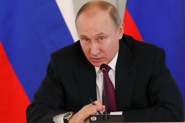 Ukraine không công nhận hộ chiếu Nga cấp cho người dân Donbass, Điện Kremlin phản pháo