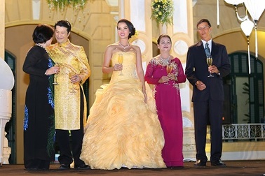 Dustin Nguyễn và Bebe Phạm bí mật tổ chức đám cưới sau 4 năm chung sống