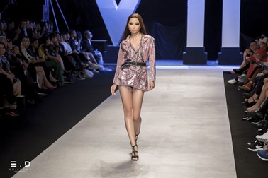 Người mẫu Lại Thanh Hương tổ chức show cho riêng mình