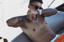 Cận cảnh kỳ nghỉ hè sang chảnh của Jadon Sancho