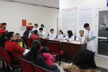 Hà Nội: Người dân “dễ thở” đi tiêm vắc xin Pentaxim cho trẻ