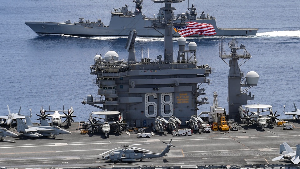 Tàu sân bay Mỹ tập trận với Ấn Độ tại eo biển Malacca - 1 Tàu sân bay Mỹ tập trận với Ấn Độ tại eo biển Malacca - 1