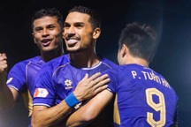 HLV Kewell thắng trận cùng Hà Nội FC, CLB Ninh Bình vẫn đứng đầu bảng