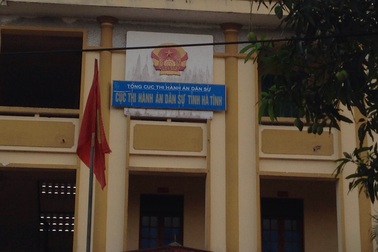 Kỷ luật Phó cục trưởng thi hành án vì gian lận sửa chữa hồ sơ.