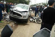 Hà Nội: 4 người thương vong sau cú đâm liên hoàn của xe Ford Ecosport