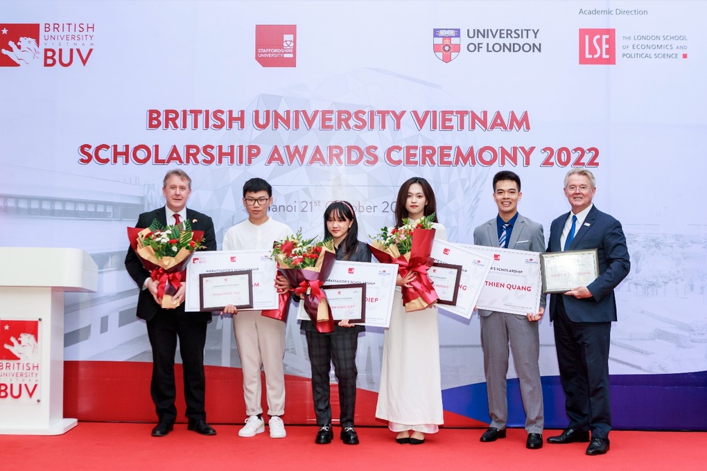 Quỹ học bổng BUV năm 2023 tiếp tục cùng học sinh thắp sáng ước mơ - 2 Quỹ học bổng BUV năm 2023 tiếp tục cùng học sinh thắp sáng ước mơ - 2