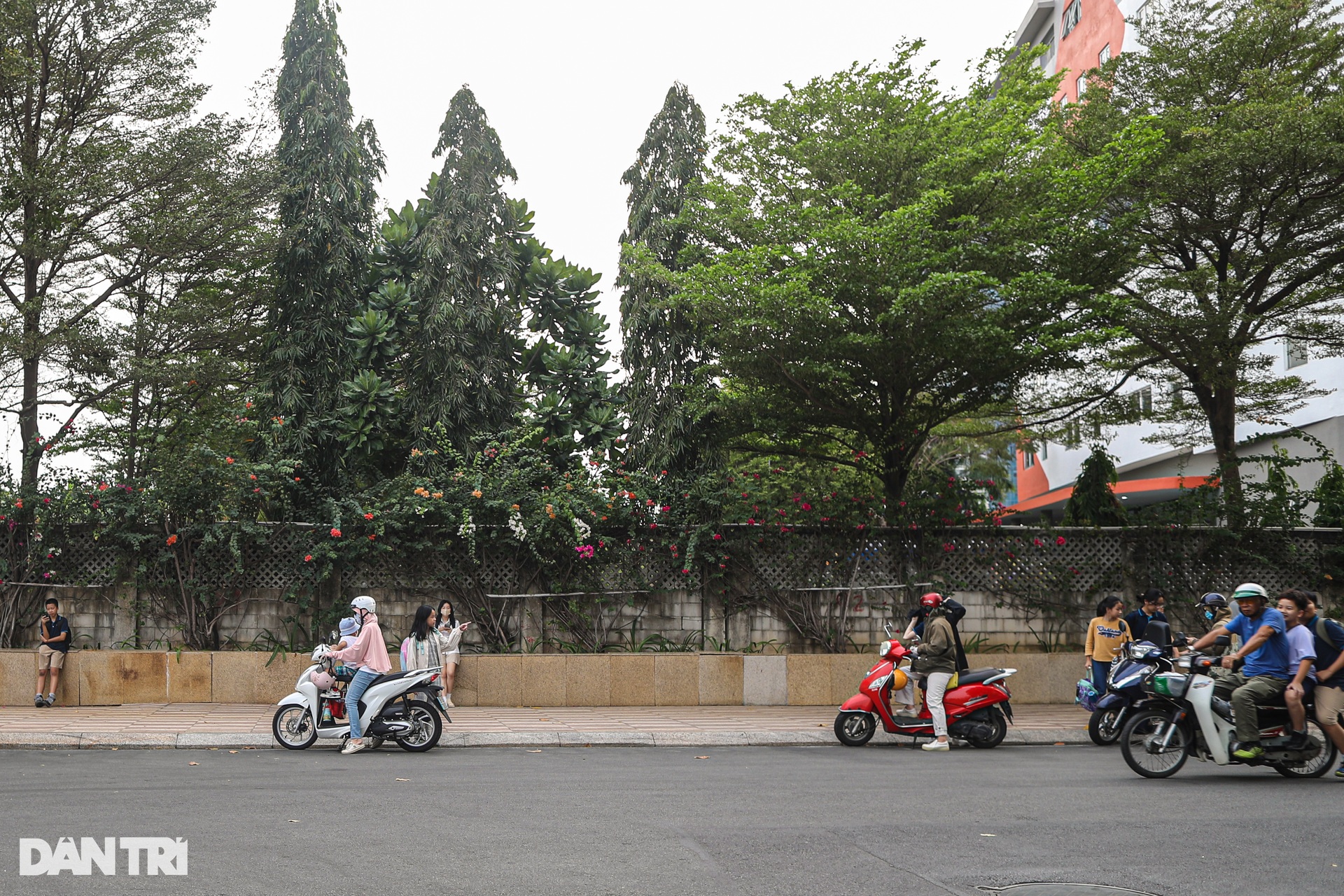 Những điểm nghẽn trên dự án đường ven sông Sài Gòn với lộ giới 35m - 13 Những điểm nghẽn trên dự án đường ven sông Sài Gòn với lộ giới 35m - 13