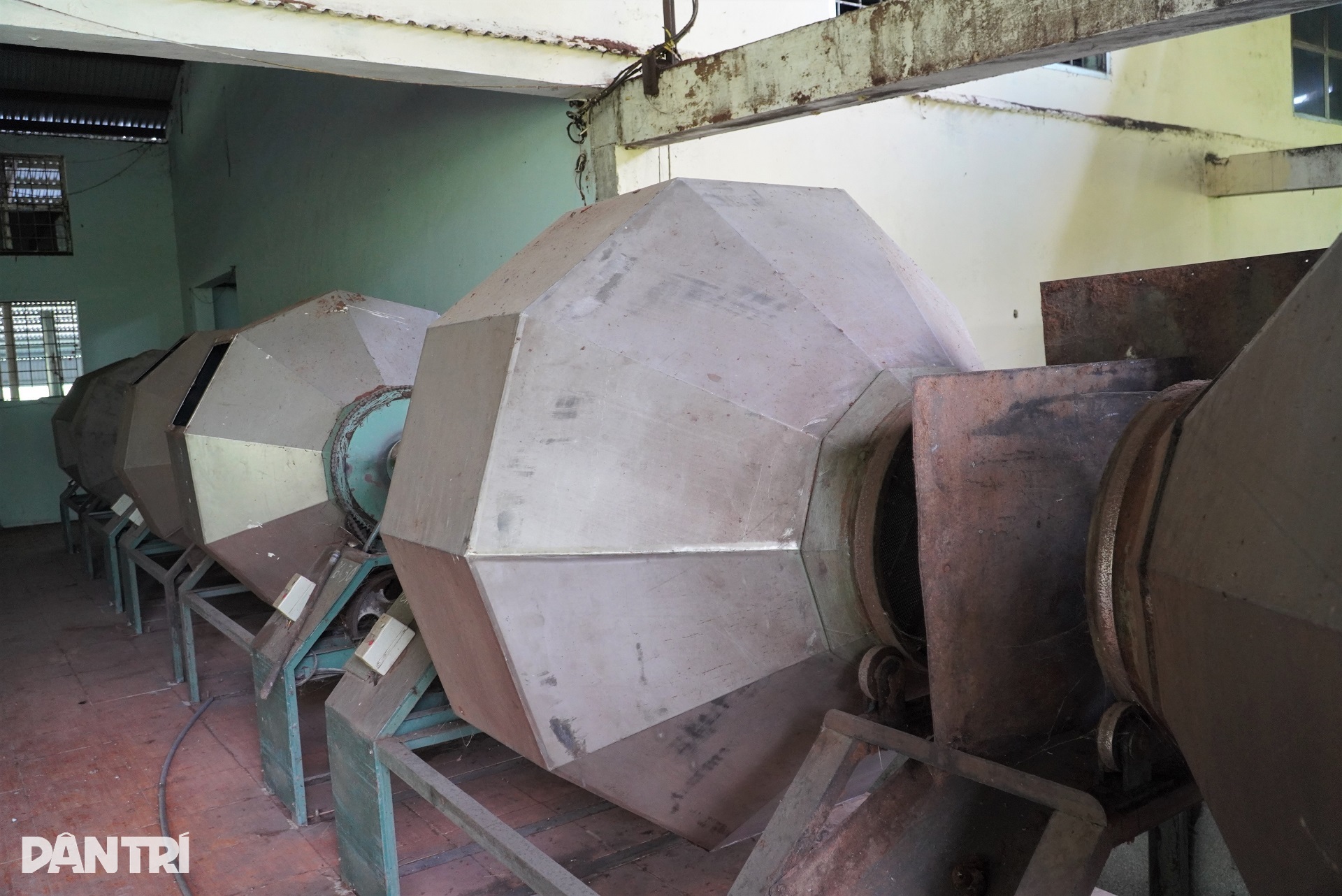 Nhà máy chế biến chè tiền tỷ đắp chiếu, máy móc gỉ sét - 6 Nhà máy chế biến chè tiền tỷ đắp chiếu, máy móc gỉ sét - 6