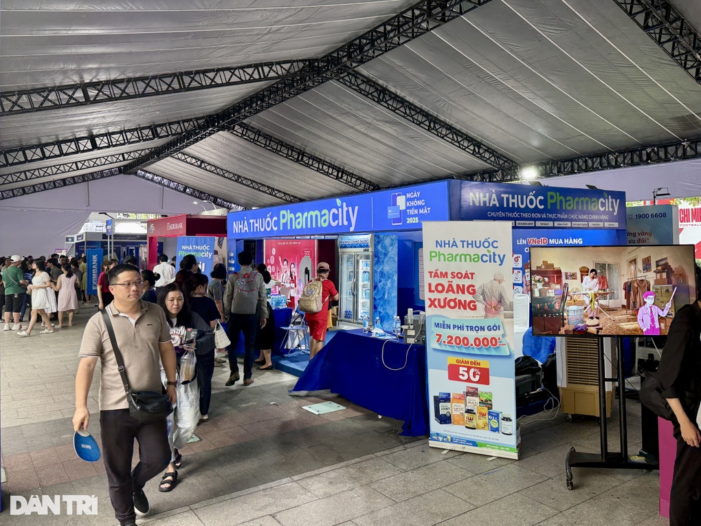 Phó Thủ tướng yêu cầu sớm hoàn thiện thể chế để phát triển thanh toán số - 3 Phó Thủ tướng yêu cầu sớm hoàn thiện thể chế để phát triển thanh toán số - 3