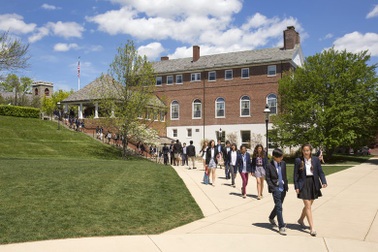 Những điều bạn nên biết trước khi nộp đơn vào các trường THPT nội trú Mỹ