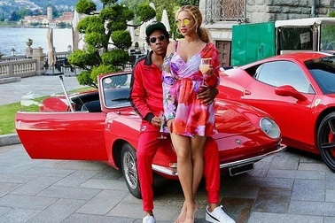 Từ tội phạm đường phố trở thành rapper “tỷ phú USD” đầu tiên trên thế giới