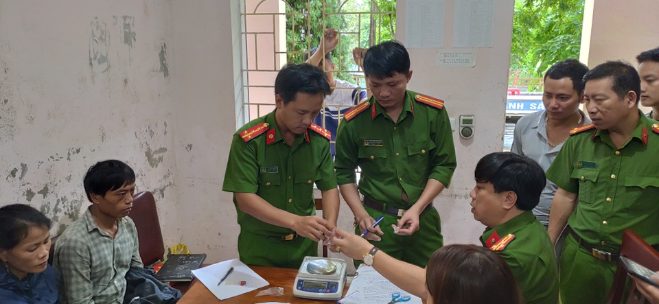 Một đêm mai phục bắt 4 vụ ma túy có sử dụng vũ khí nóng - 1 Một đêm mai phục bắt 4 vụ ma túy có sử dụng vũ khí nóng - 1