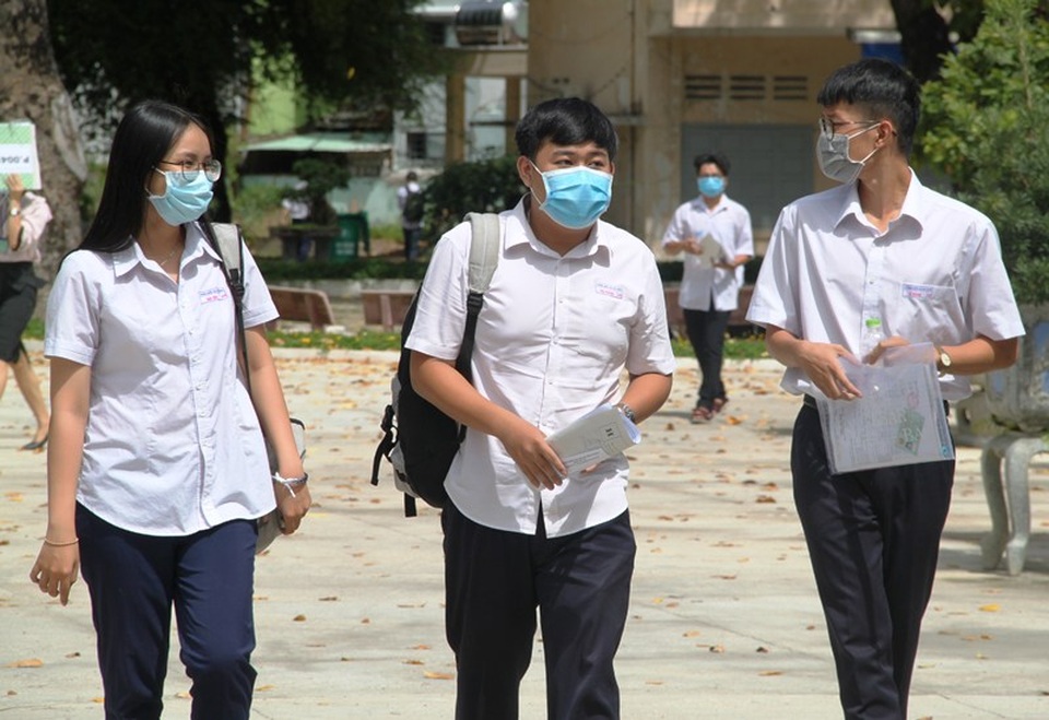 Thí sinh cả nước nói gì về đề nghị luận văn học gây hứng thú? - 24 Thí sinh cả nước nói gì về đề nghị luận văn học gây hứng thú? - 24