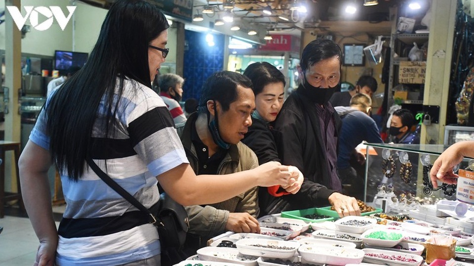 Sắc màu chợ đá quý lớn nhất Đông Nam Á tại thủ đô Jakarta, Indonesia - 12 Sắc màu chợ đá quý lớn nhất Đông Nam Á tại thủ đô Jakarta, Indonesia - 12