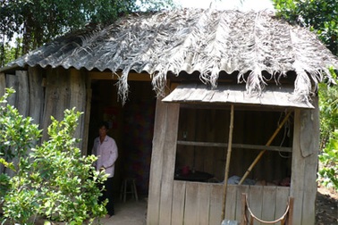 Chấp nhận sạt nghiệp để "giành giật" sự sống cho con