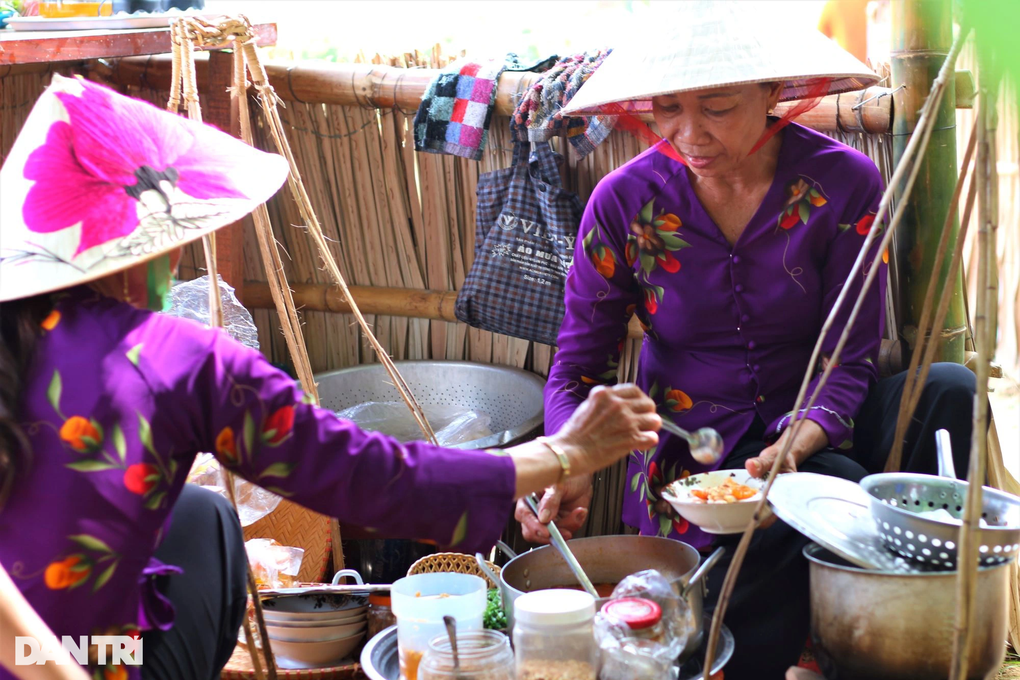 Cuộc thi mì quảng ở ngôi làng được xem là sản sinh ra món ăn này - 2 Cuộc thi mì quảng ở ngôi làng được xem là sản sinh ra món ăn này - 2