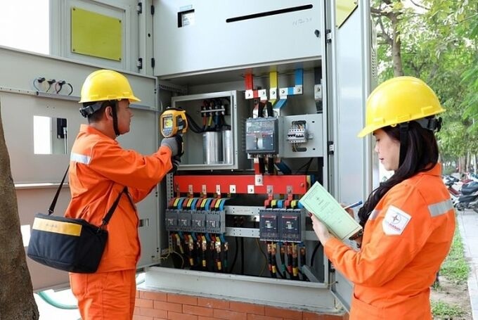 Giá điện tăng 4,8% lên hơn 2.204 đồng/kWh từ ngày mai - 1