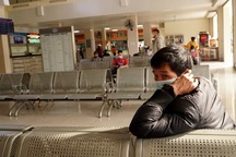 Sinh viên nghỉ học về ăn Tết sớm, bến xe vắng đìu hiu