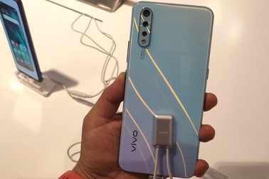 Vivo ra mắt smartphone có cảm biến vân tay màn hình giá dưới 7 triệu đồng