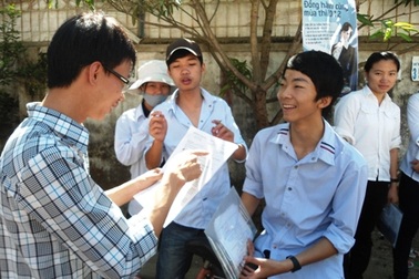 Đề Sinh không khó, đề Văn khối C bàn về kẻ cơ hội