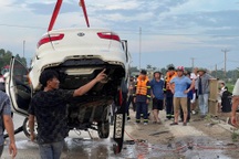 Vụ ô tô rơi xuống sông sau khi tông xe máy: Tìm thấy nạn nhân cuối cùng