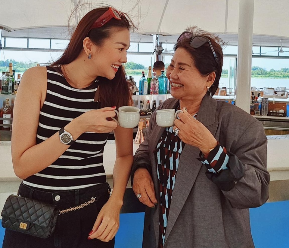 Lương Thùy Linh khoe nhan sắc của mẹ thời trẻ đẹp như Hoa hậu - 7