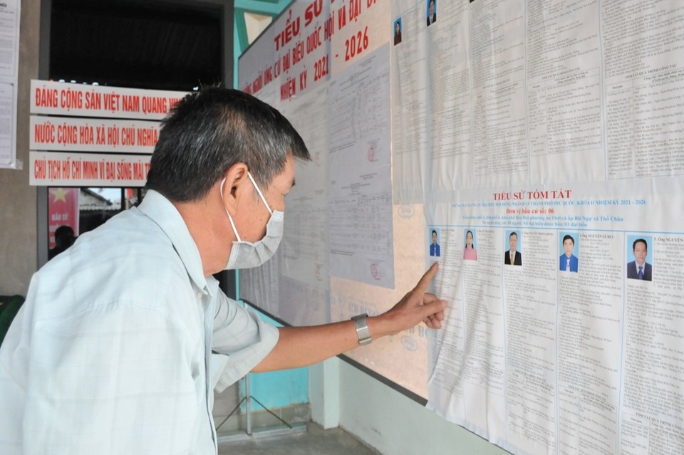 Xã đảo cách đất liền 200 km sẵn sàng cho Ngày hội toàn dân - 9 Xã đảo cách đất liền 200 km sẵn sàng cho Ngày hội toàn dân - 9