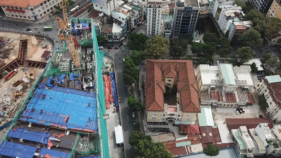 TPHCM chỉ đạo khẩn vụ xây cao ốc làm lún nền, nứt tường bảo tàng - 1 TPHCM chỉ đạo khẩn vụ xây cao ốc làm lún nền, nứt tường bảo tàng - 1