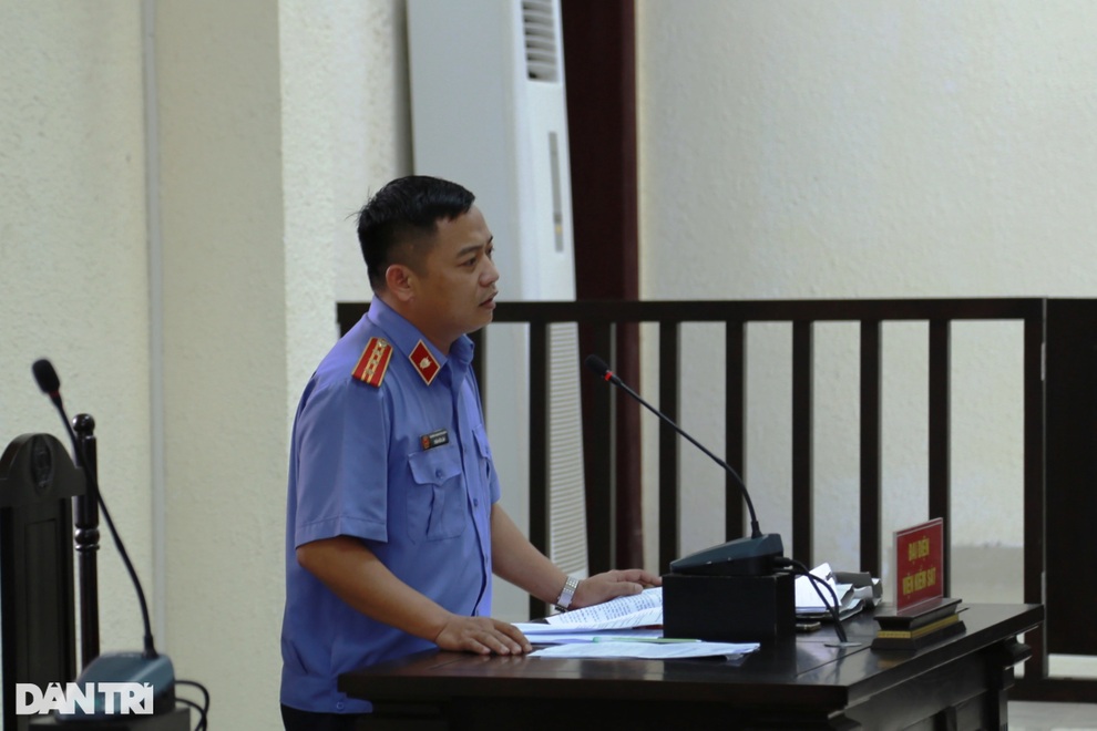 Xét xử vụ bôi nhọ lãnh đạo tỉnh Quảng Trị: Trả hồ sơ điều tra bổ sung - 2 Xét xử vụ bôi nhọ lãnh đạo tỉnh Quảng Trị: Trả hồ sơ điều tra bổ sung - 2