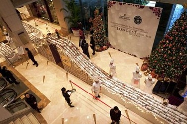 Chiếc bánh Giáng sinh dài hơn 1.000 mét