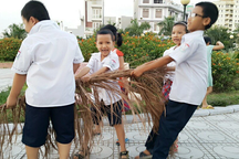 Học thêm vì nghỉ hè không có chỗ chơi