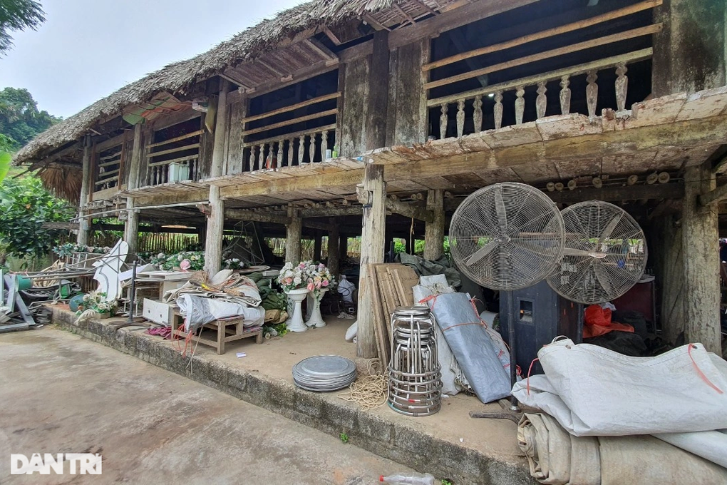 Cha gặp nạn chấn thương sọ não, 2 con thơ gập ghềnh đường đến trường - 4 Cha gặp nạn chấn thương sọ não, 2 con thơ gập ghềnh đường đến trường - 4