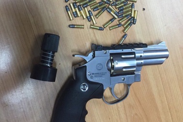 Ngăn chặn người đàn ông Trung Quốc mang súng lên máy bay ngày mùng 3 Tết