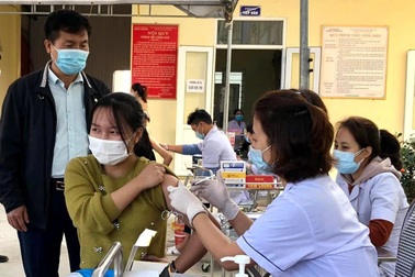 Thanh Hóa thông tin hàng loạt trẻ phản ứng sau tiêm vaccine phòng Covid-19