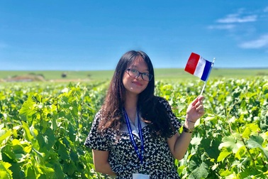 Chuyện nữ sinh 22 tuổi "phải lòng" tiếng Pháp 16 năm