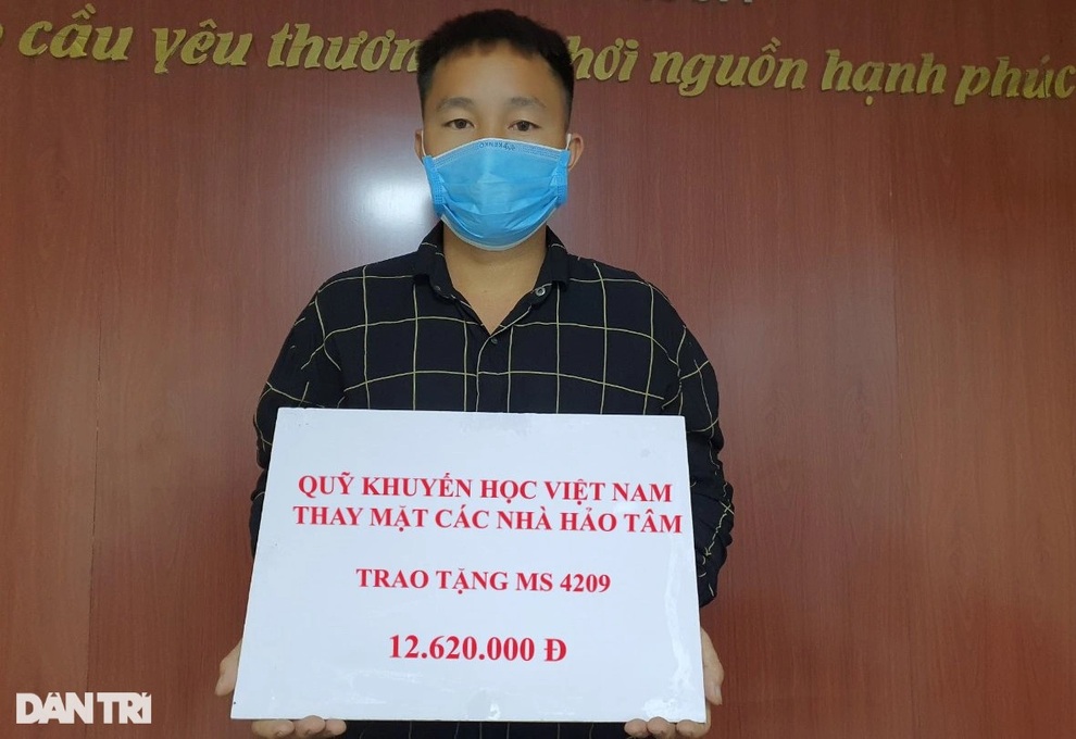 Được bạn đọc giúp đỡ, bé gái mắc viêm não đã hồi phục và sắp xuất viện - 2 Được bạn đọc giúp đỡ, bé gái mắc viêm não đã hồi phục và sắp xuất viện - 2
