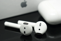 Sắp có tai nghe AirPods giá rẻ?