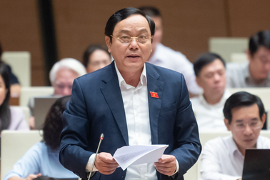 Từ vụ cháy chung cư mini: "Bịt kẽ hở nhưng không đẩy người dân ra đường"