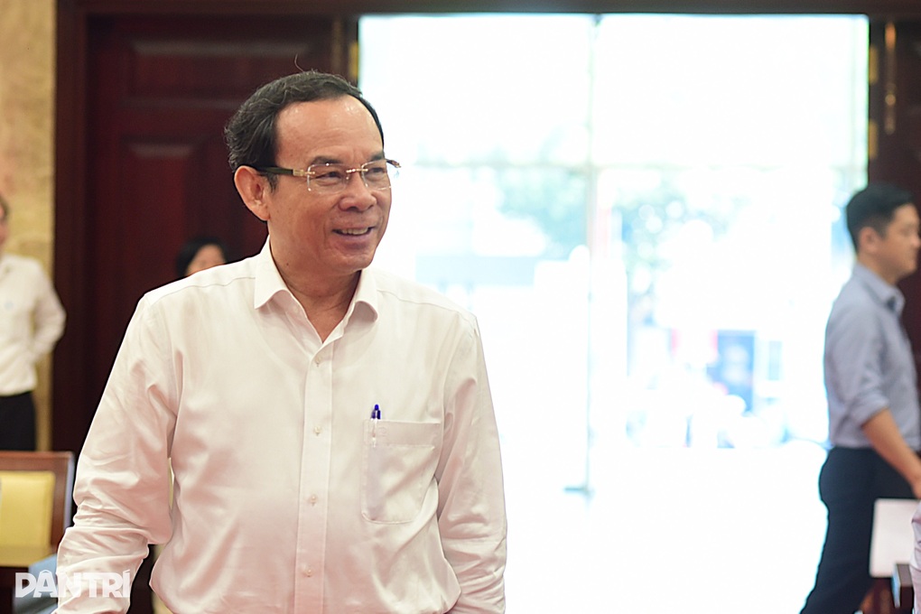Thành ủy TPHCM bàn việc tinh gọn bộ máy, đổi mới phương thức lãnh đạo - 2 Thành ủy TPHCM bàn việc tinh gọn bộ máy, đổi mới phương thức lãnh đạo - 2