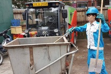 Giây phút hãi hùng ám ảnh nữ lao công trong cơn bão