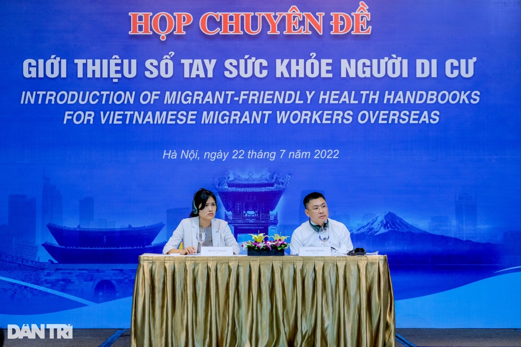 Sổ tay sức khỏe, chỗ dựa cho người lao động làm việc ở nước ngoài - 1 Sổ tay sức khỏe, chỗ dựa cho người lao động làm việc ở nước ngoài - 1