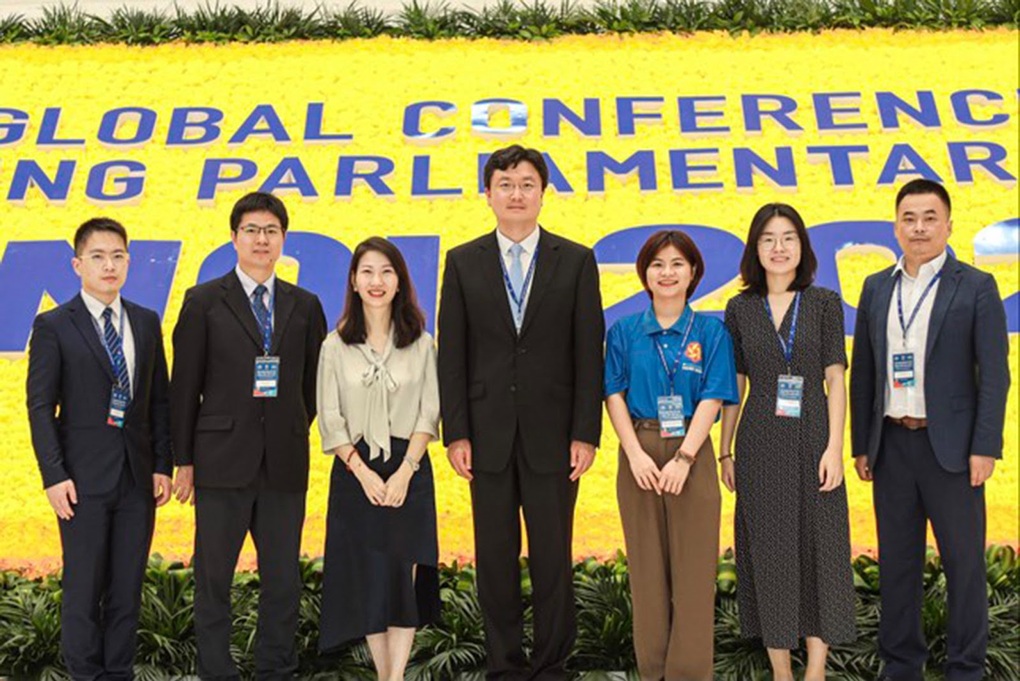 Nữ sinh Bắc Giang tặng hoa cho Chủ tịch Trung Quốc Tập Cận Bình là ai? - 4