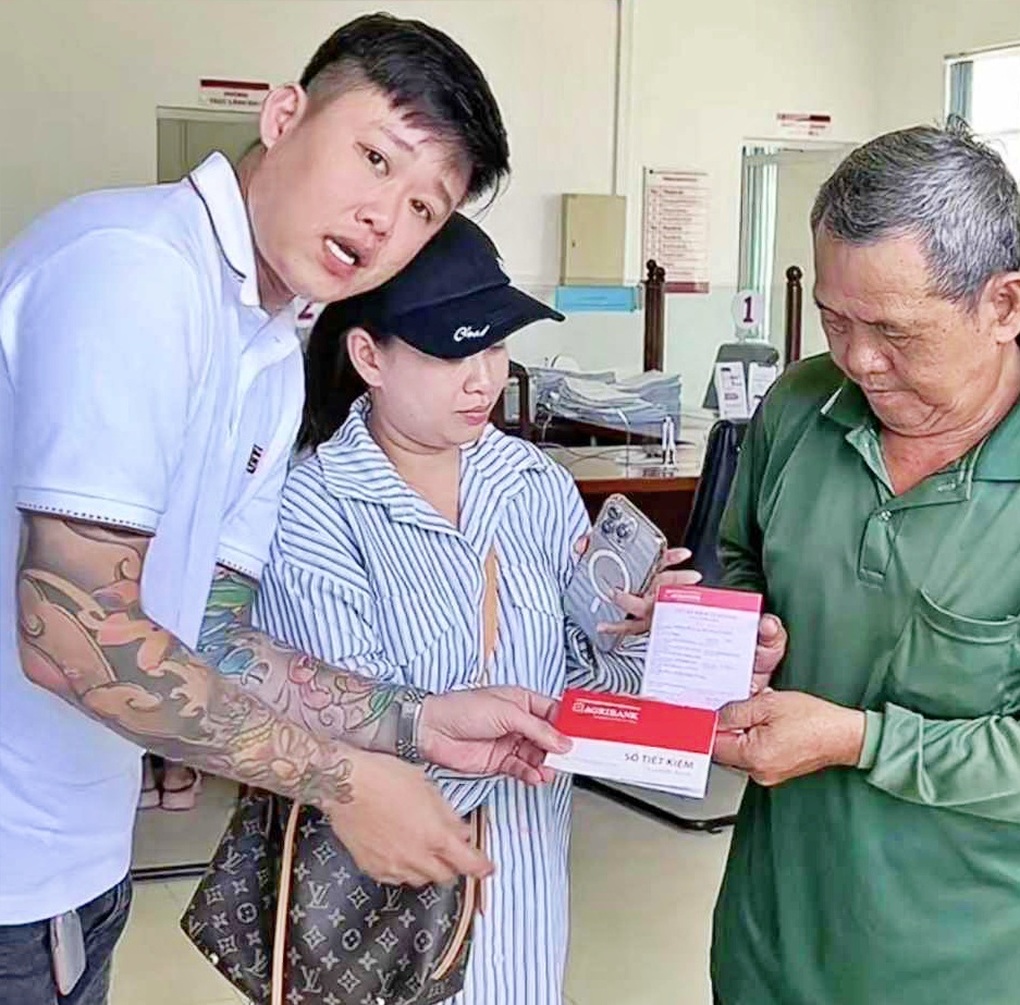 Người đàn ông nghèo cưu mang vợ nhặt được nhận gần 1,6 tỷ đồng - 2 Người đàn ông nghèo cưu mang vợ nhặt được nhận gần 1,6 tỷ đồng - 2