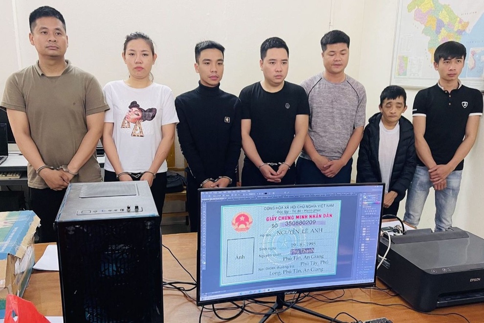 Tín dụng đen online và nỗi ám ảnh trò khủng bố đòi nợ - 1 Tín dụng đen online và nỗi ám ảnh trò khủng bố đòi nợ - 1